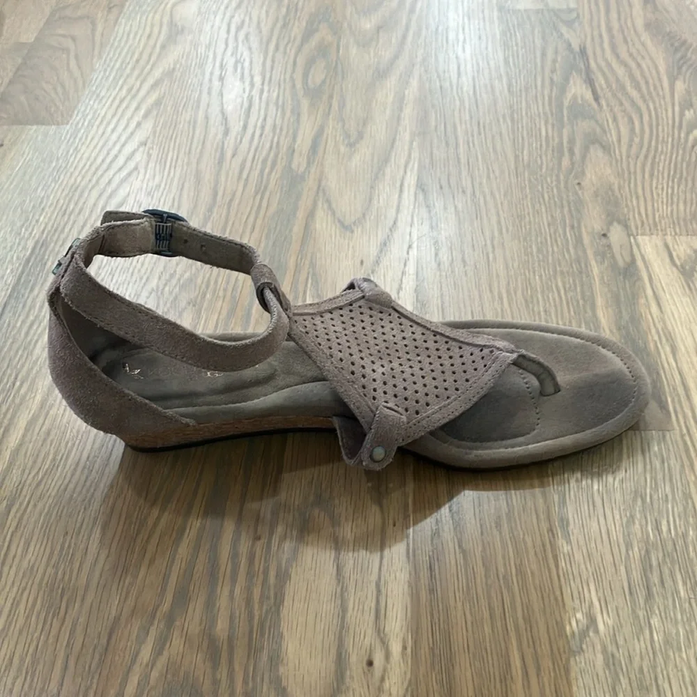 Koolaburra by Ugg Women's Light Brown Genuine Suede Brion Cork Wedge Sandals